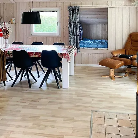 6 Person In Hemmet