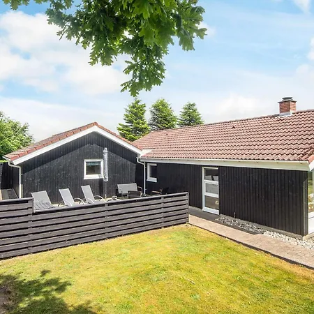 6 Person Holiday Home In Hemmet *