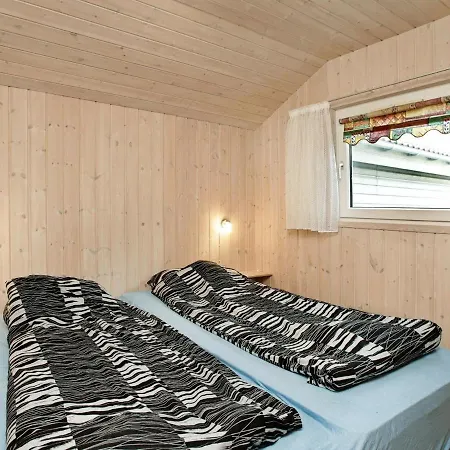 6 Person In Hemmet